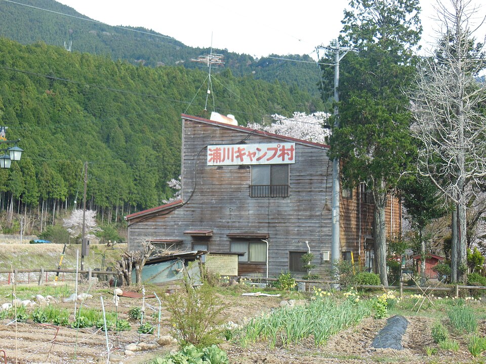 Aキャンプ場のサイト風景