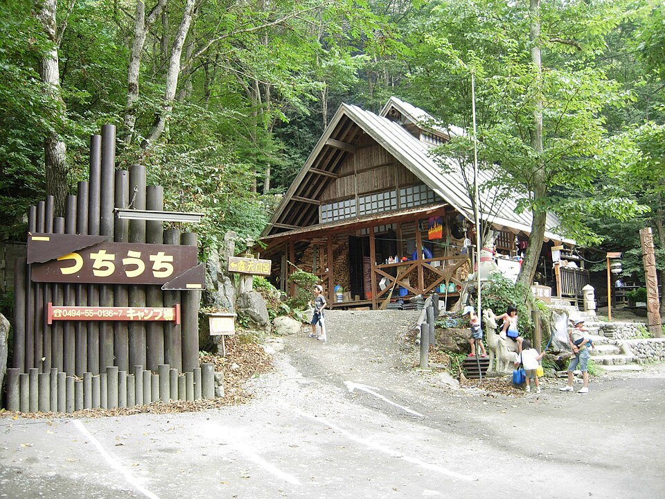 キャンプサイトのサイト風景